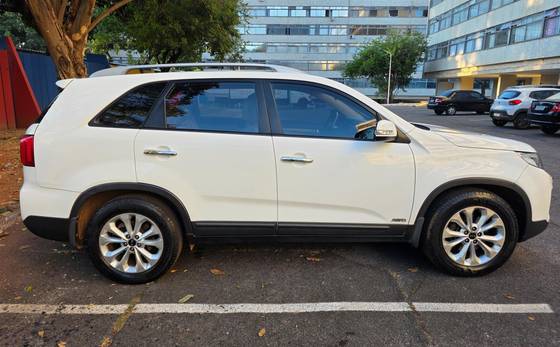 KIA SORENTO 3.5 V6 GASOLINA EX 7L 4WD AUTOMÁTICO KIA SORENTO 3.5 V6 GASOLINA EX 7L 4WD AUTOMÁTICO